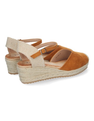 VRA-695-Camel