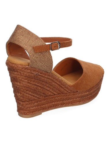 VR5-1527-Camel